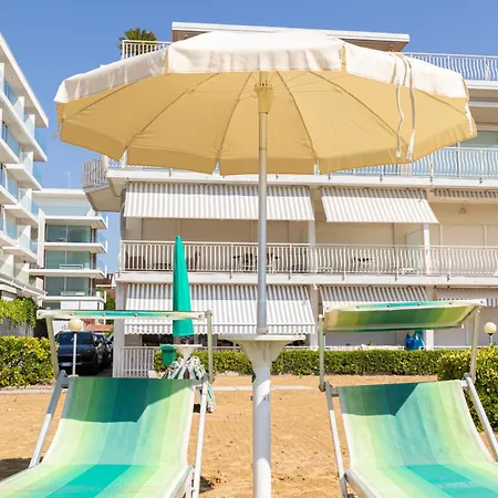 Belo Horizonte - Facing The Sea With Private Apartment Lido di Jesolo